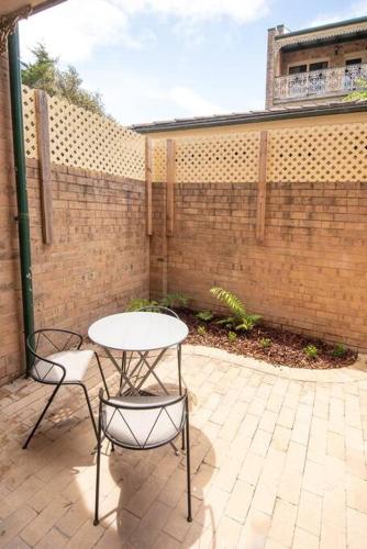 Létesítmények, Luxury modern CBD ground floor apartment. in Majura