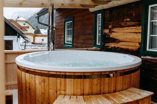 อ่างแช่น้ำร้อน, Rösslgut Bed & Breakfast (Rosslgut Bed & Breakfast) in เซเดอร์เฮาส์