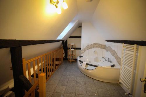 Hot tub, Hotel und Restaurant Zum Lowen in Gelnhausen