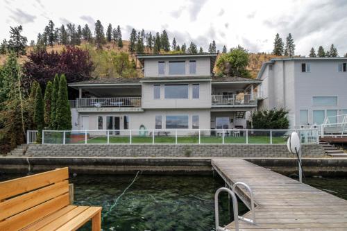 Accent Lakefront Villa - main image