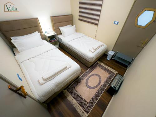 Twin Room with Shared Bathroom image 6