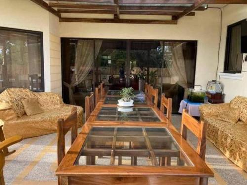 Exclusive Spacious Outdoor Villa with Pool in Alburquerque