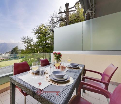 Balkon/terasa, 'Cuore di Rose' Parking - Welcome Set, Netflix, for 4 Persons -By EasyLife Swiss in Breganzona
