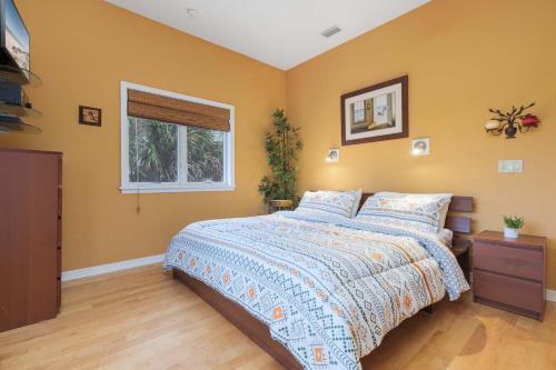 Serenity Now, 4 Bedrooms, Ocean View, Pet Friendly, Sleeps 10, WiFi in St. Augustine, USA