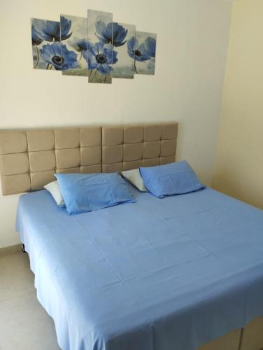 1 queen bed, 2 twin beds