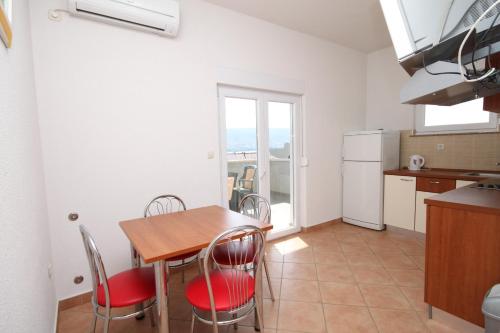 Apartments with a parking space Pag - 6525 - image 14