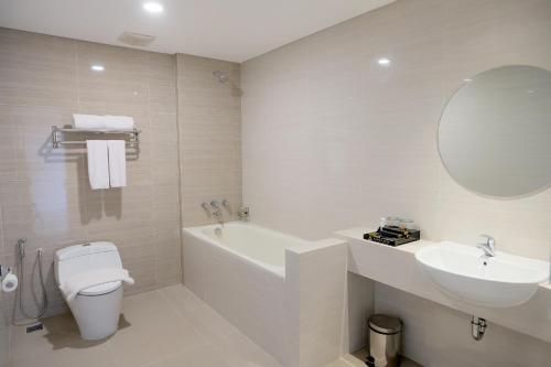 Azana Asia Hotel Cilacap Room Type - Suite