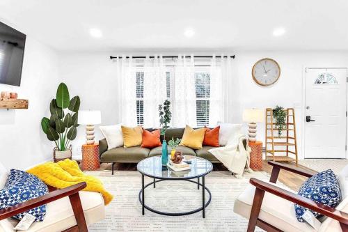 Modern & Cozy Home mins to Decatur Sq & DT Atlanta! in Decatur, USA
