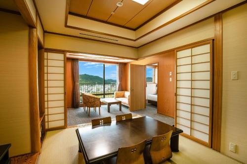 Special Japanese-Western style Room (With Private Bath)