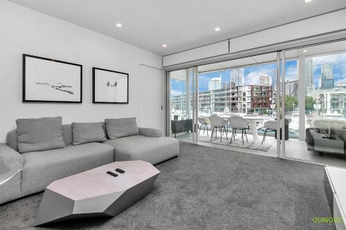 QV Stay Modern Waterfront Stunner, Auckland (photo 5)