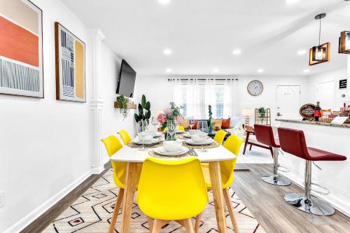 Modern & Cozy Home mins to Decatur Sq & DT Atlanta! in Decatur, USA