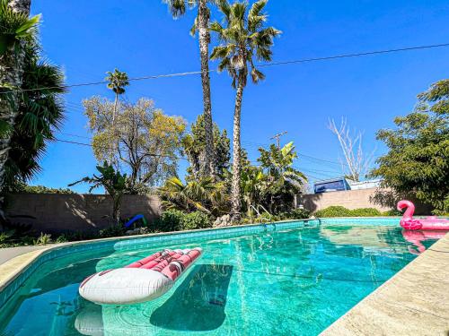 Gorgeous 4BR House with Swimming Pool - Topanga