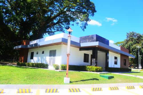 4 bedrooms, 6 beds