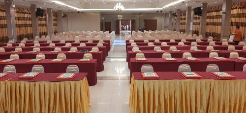 Golden Dragon Resort in Sing Buri