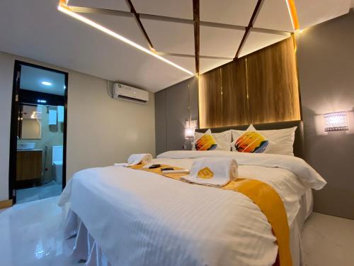 1 queen bed