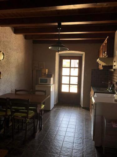 Petite Maison à la campagne (Petite Maison a la campagne) in Chaspinhac