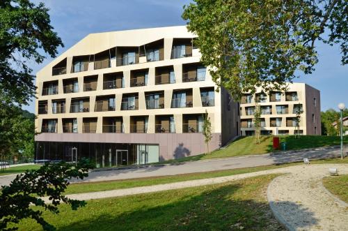Terme Tuhelj Hotel Well - 출입구