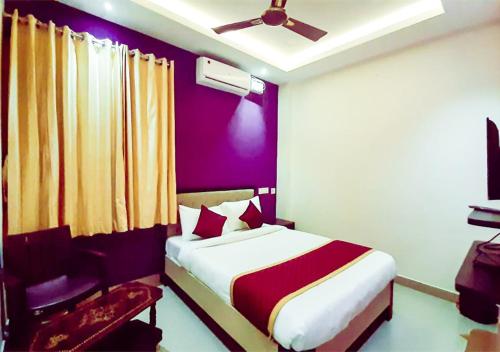 Deluxe Double Room image 7