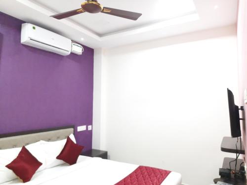 Deluxe Double Room image 1