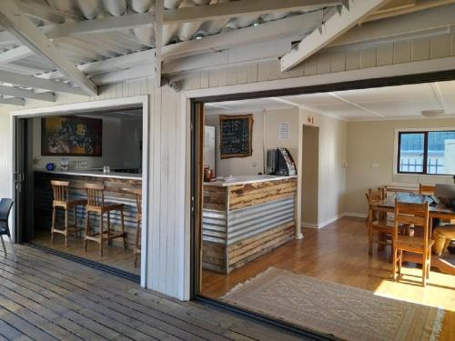 Pub/Lounge, Island Vibe Knysna in Knysna Központ