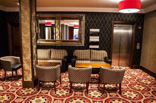 Dillon’s Hotel - image 9