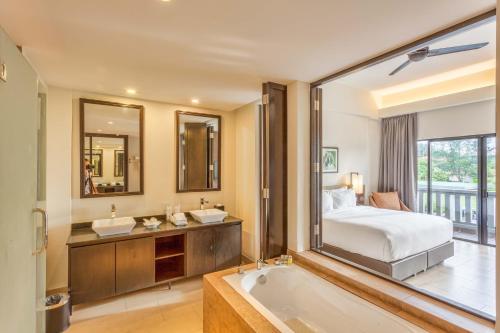 room detail thumbnail 1