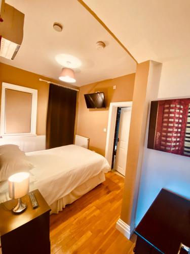 Homerton House Apartments - image 12