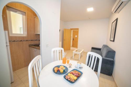  Hotel Apartamentos Pyr Fuengirola in Fuengirola