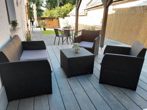 balkon/terras, Maja Vendégház (Maja Vendeghaz) in Dunaszentmiklos