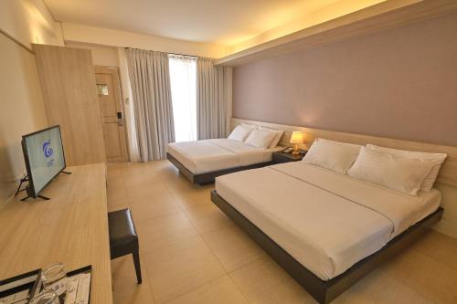The Tides Hotel Boracay - image 4