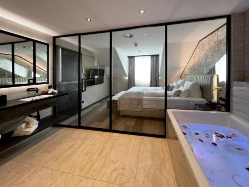 浴室, COURT HOTEL in 哈勒/威斯伐倫