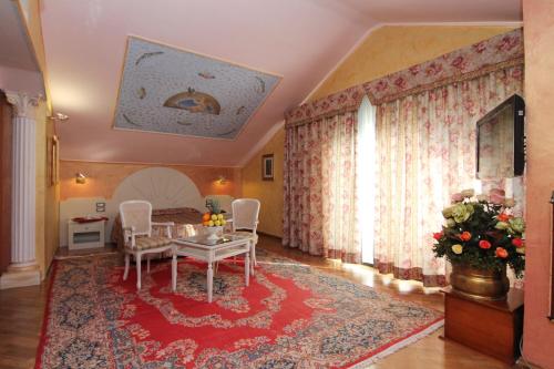Guestroom, FILIPPONE HOTEL&RISTORANTE in Gioia Dei Marsi