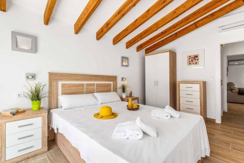 Three-Bedroom Villa image 9