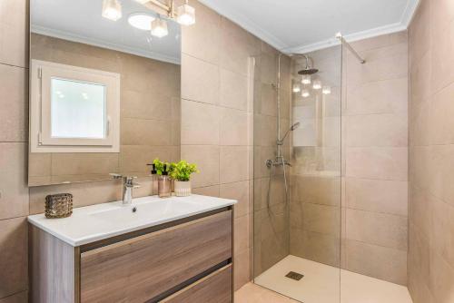 Three-Bedroom Villa image 3