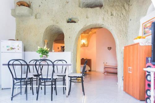 Appartamento in pietra di tufo verde Ischitana, Forio