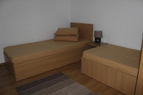 6 twin beds, 6 bunk beds