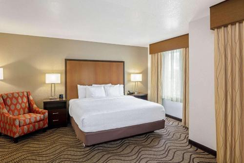 La Quinta Inn & Suites by Wyndham Las Vegas Red Rock / Summerlan