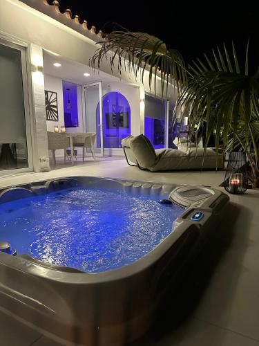 Sun Club P65 Premium Bungalow - image 3