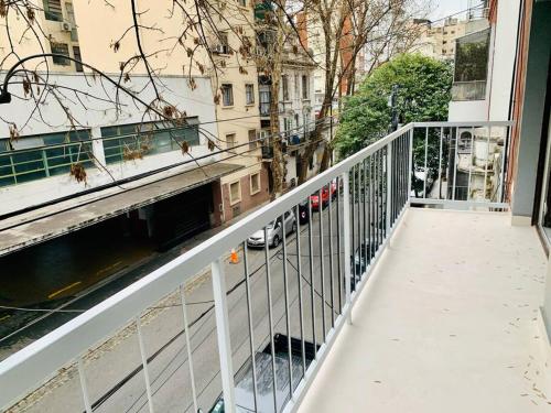 Lovely BA City 6 pax 3 bedr 2 bath with Balcony View Just renewed