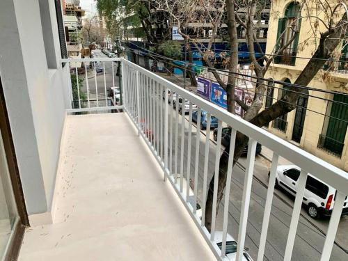 Lovely BA City 6 pax 3 bedr 2 bath with Balcony View Just renewed