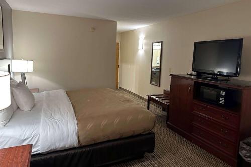 Baymont by Wyndham South Bend Near Notre Dame in South Bend, USA
