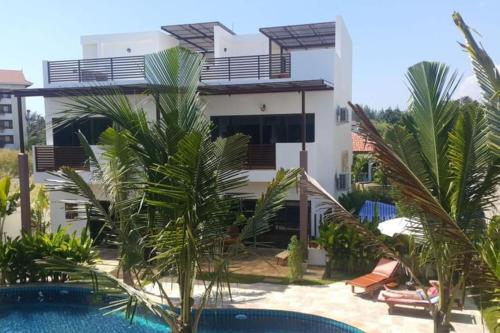 VIP Chain Resort