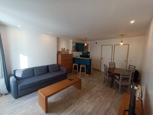 кухня, Tournan en Brie, centre ville, superbe appartement in Озуар-ла-Фер'єр