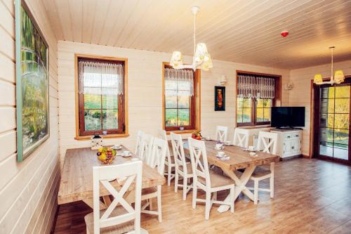 ห้องส่วนกลางสำหรับนั่งเล่น/ดูทีวี, Sielska Chyza & Filek in โคมันตชา