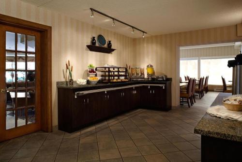 Best Western Hotel Brossard in Brossard