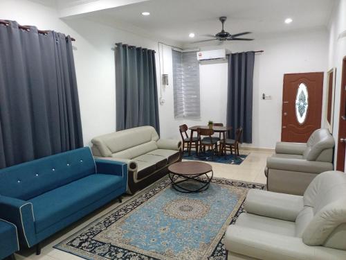 ALIKHA Homestay Sura Dungun