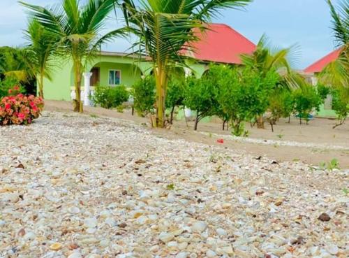 Bosofet Beach and Creek Lodge