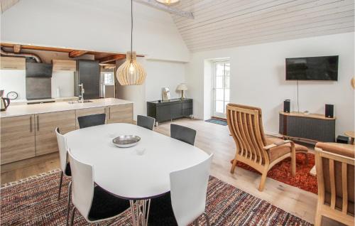  Cozy Apartment In Samsø With Wifi in Nordby