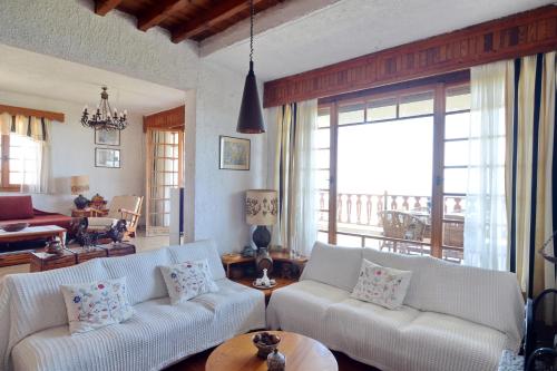 Antorina Grande beachfront house