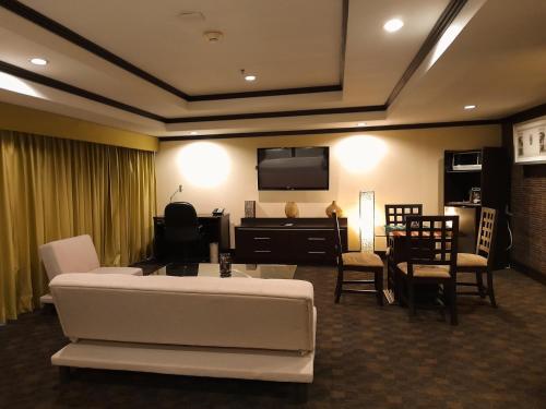 419975833 Holiday Inn Guatemala by IHG